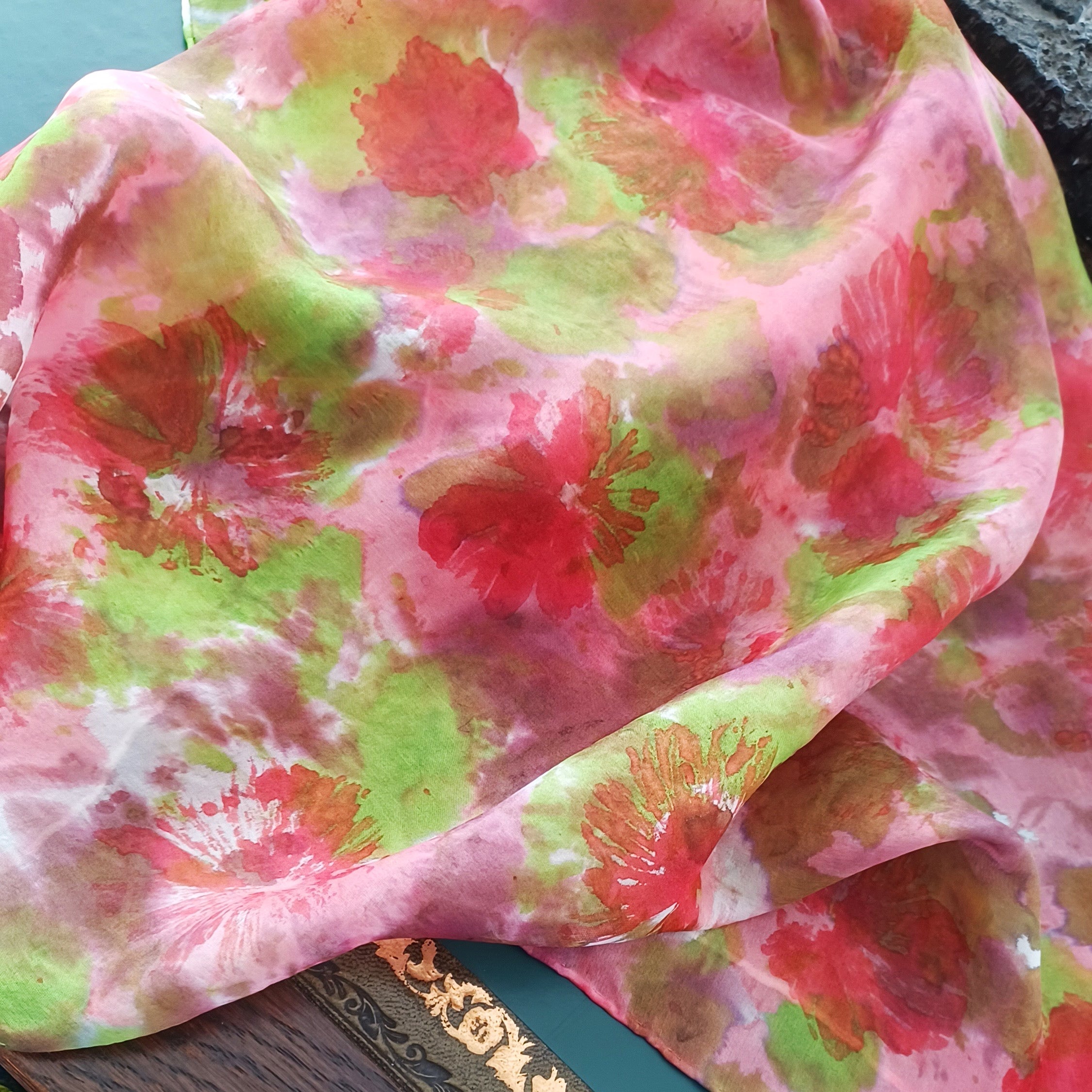 Tingere la seta a casa: guida passo dopo passo